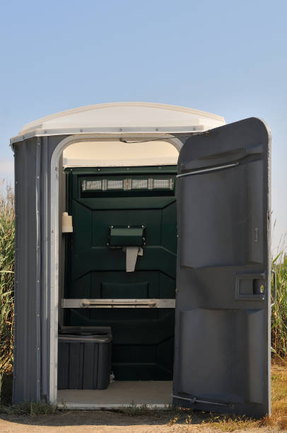 Best Portable restroom trailer rental  in Poplarville, MS